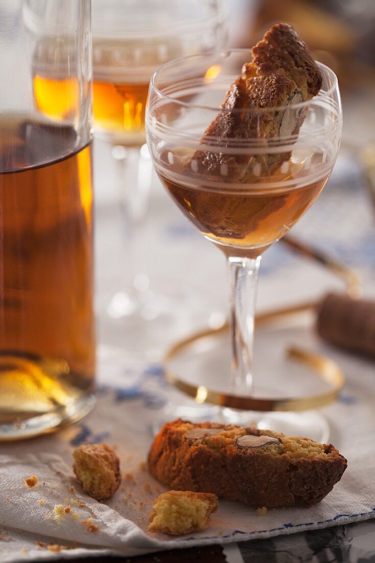 Cantuccini e Vin Santo (almond biscuits and dessert wine, Italy)