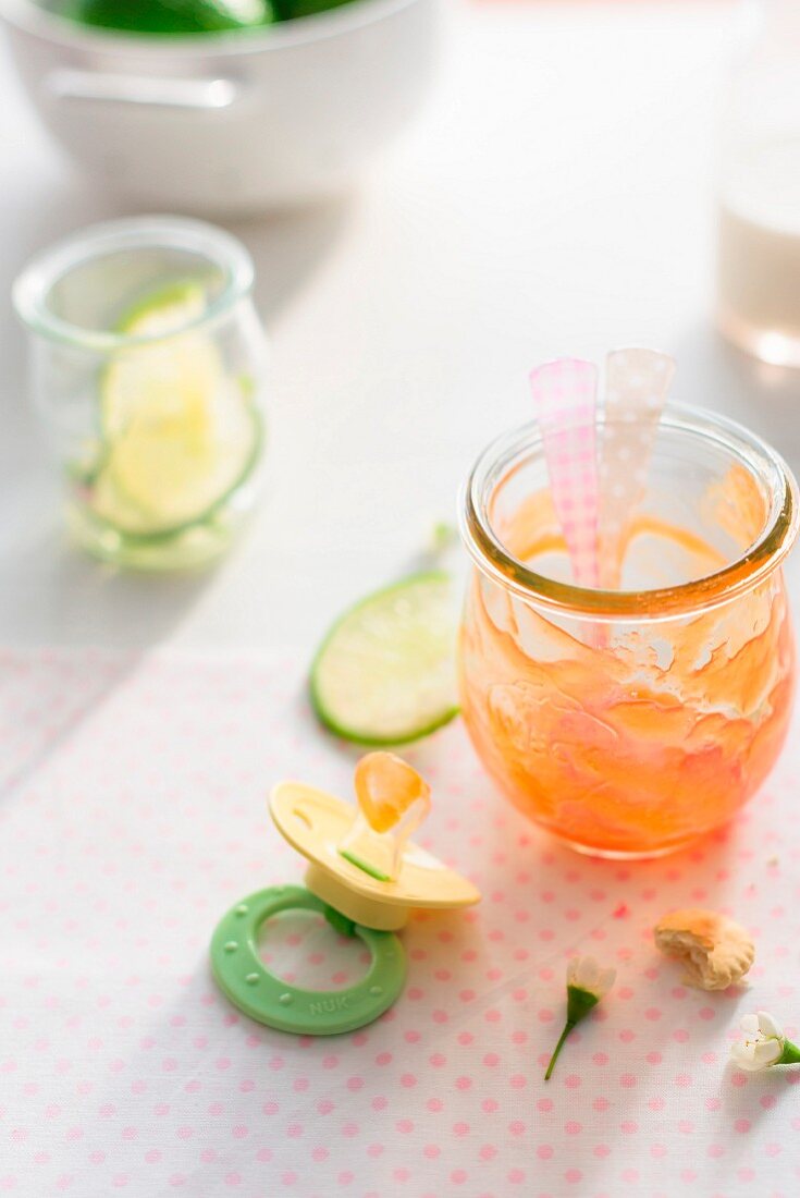 A papaya smoothie as baby food