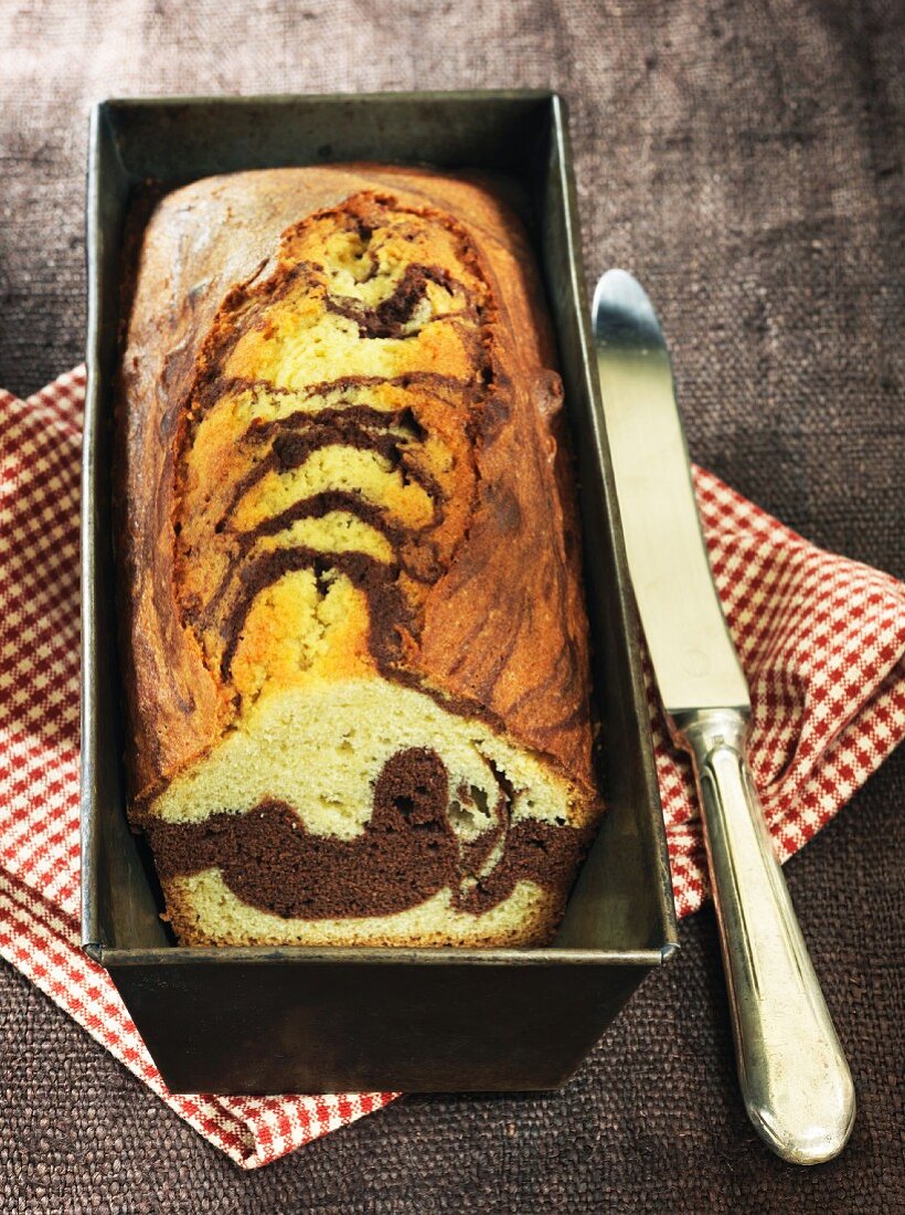 Marble cake in a loaf tin