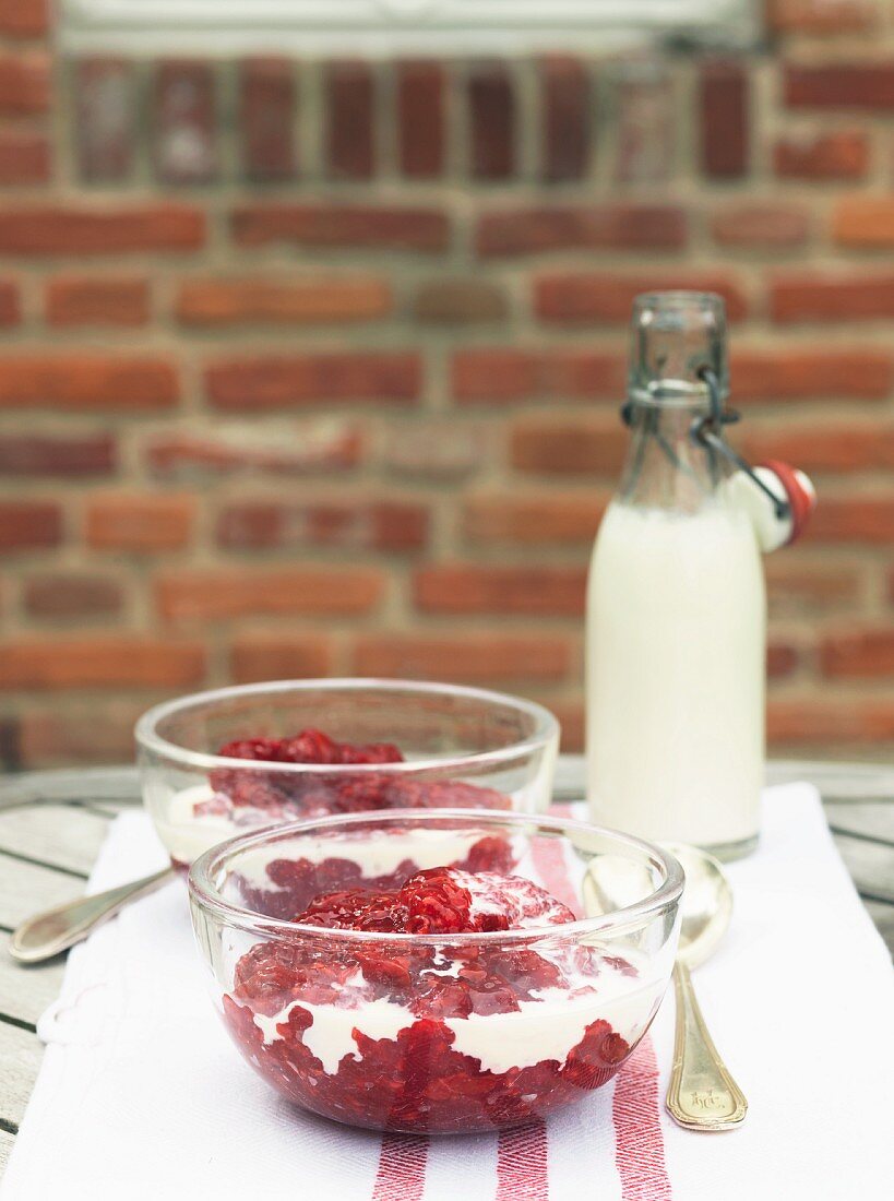 Red fruit compote with cream