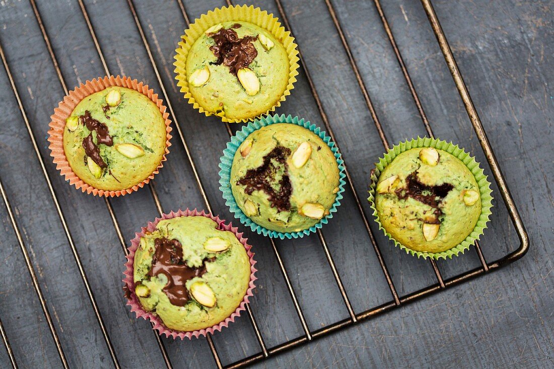 Pistachio muffins filled with chocolate
