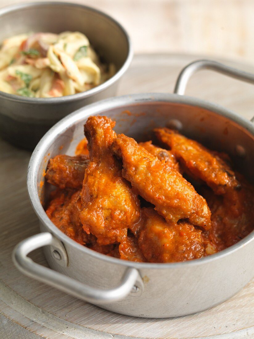 Hot Chicken Wings - Hähnchenflügel in scharfer Marinade