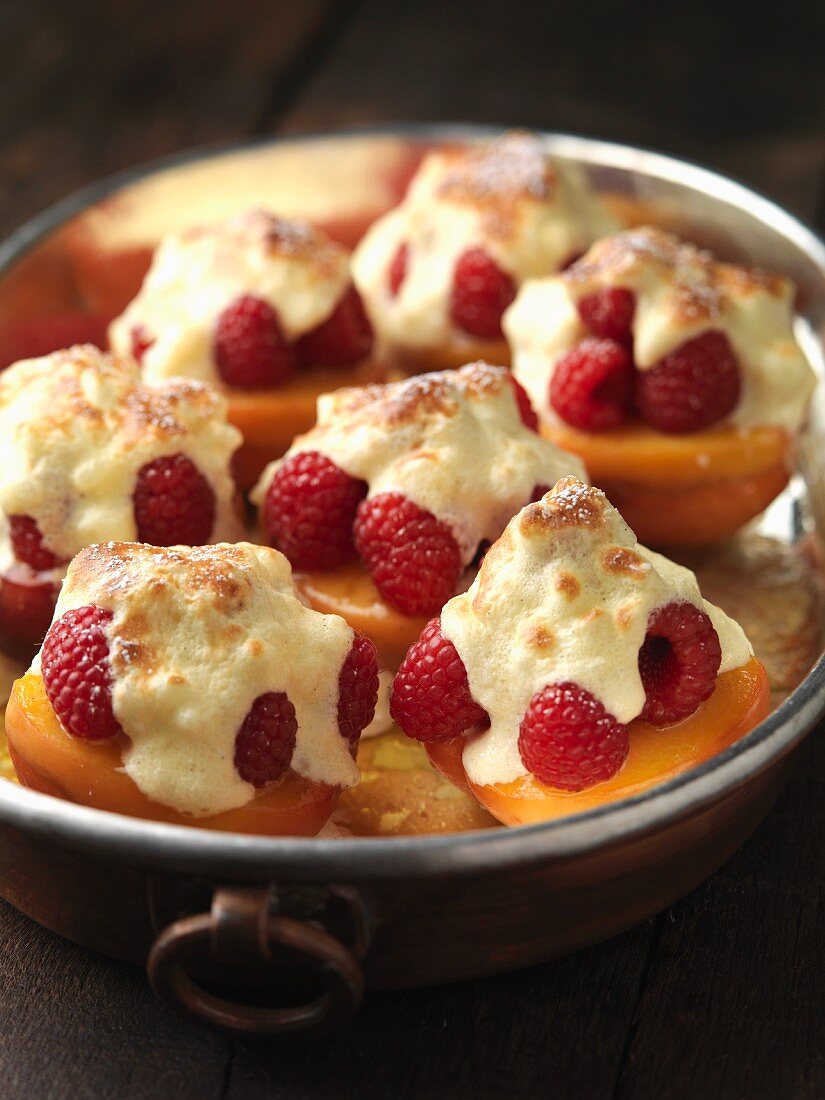Warm rice bake with peaches and raspberries