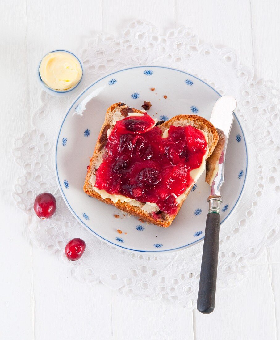 Raisin bread with cranberry jam