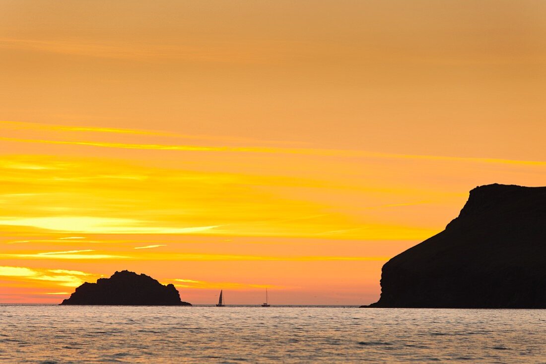 Sunset at Polzeath Beach (Cornwall, England)