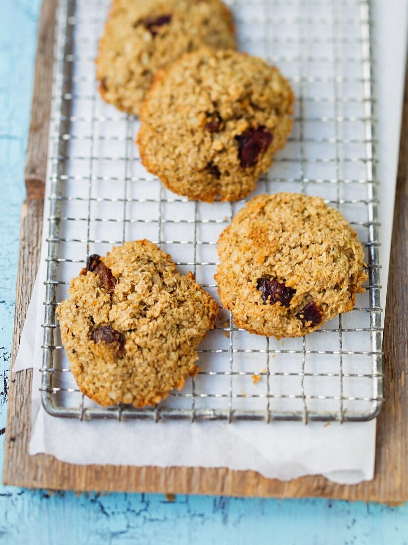 Oat bran biscuits on a wire rack