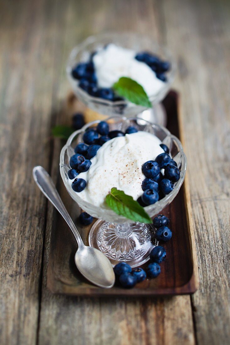 Vanillequark mit Heidelbeeren