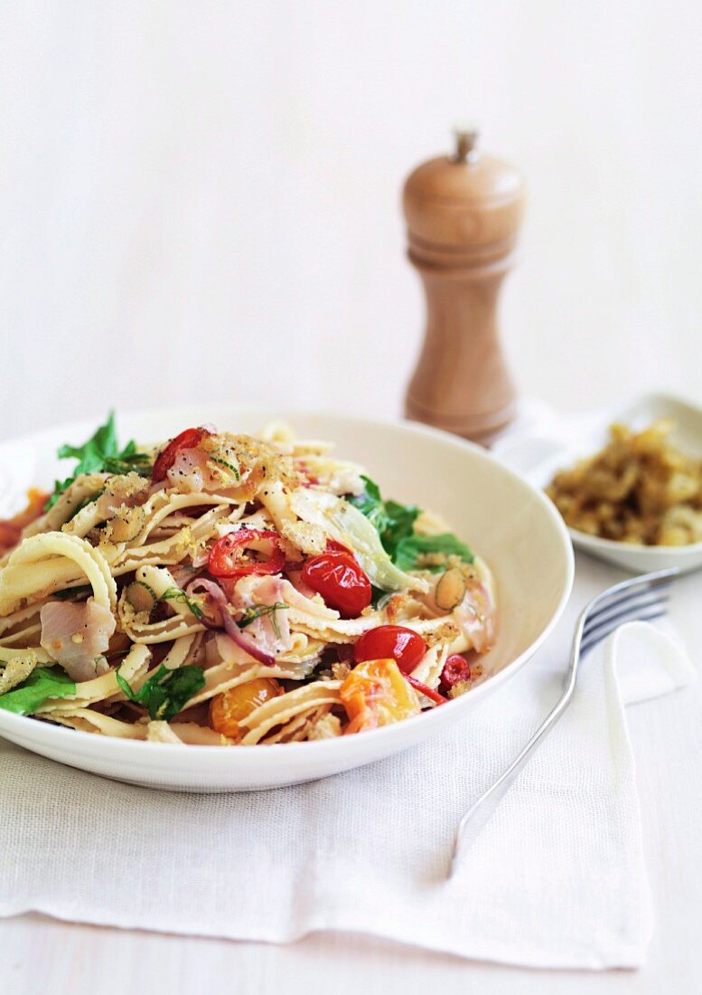 Noodles with mackerel, fennel and crispy breadcrumbs