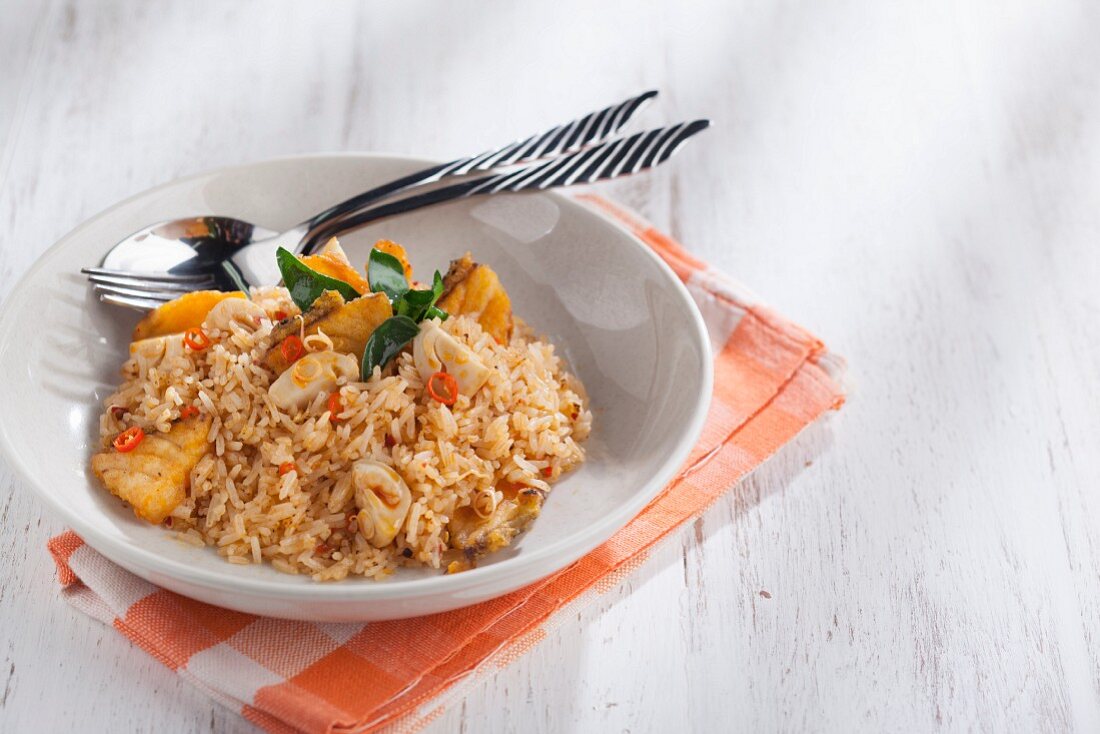 Tom Yum – Thai fried rice – with fish and mushrooms
