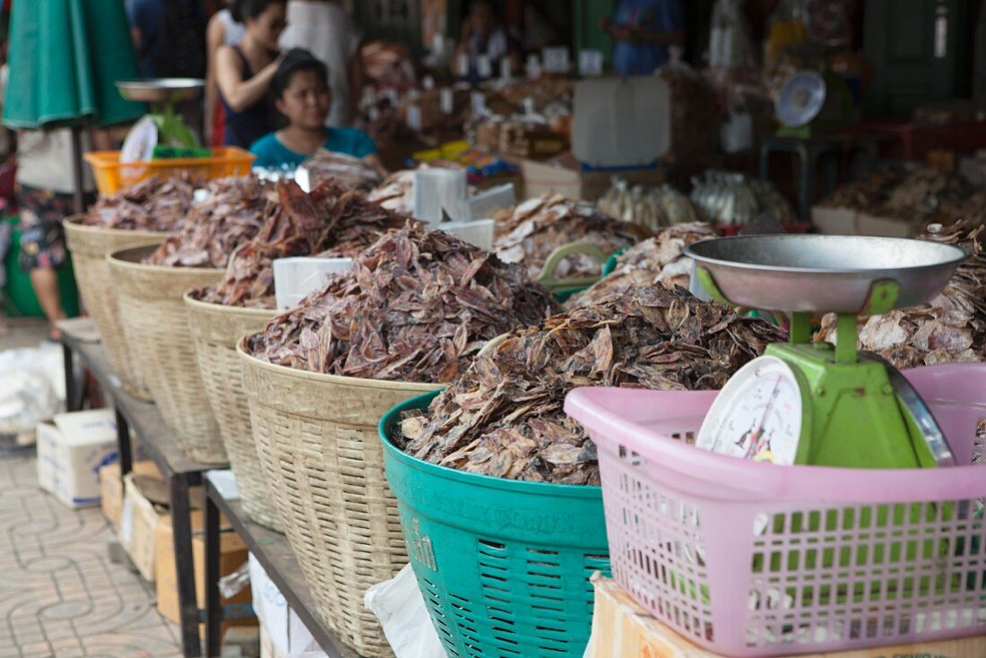 Getrockneter Tintenfisch, Markt Thailand
