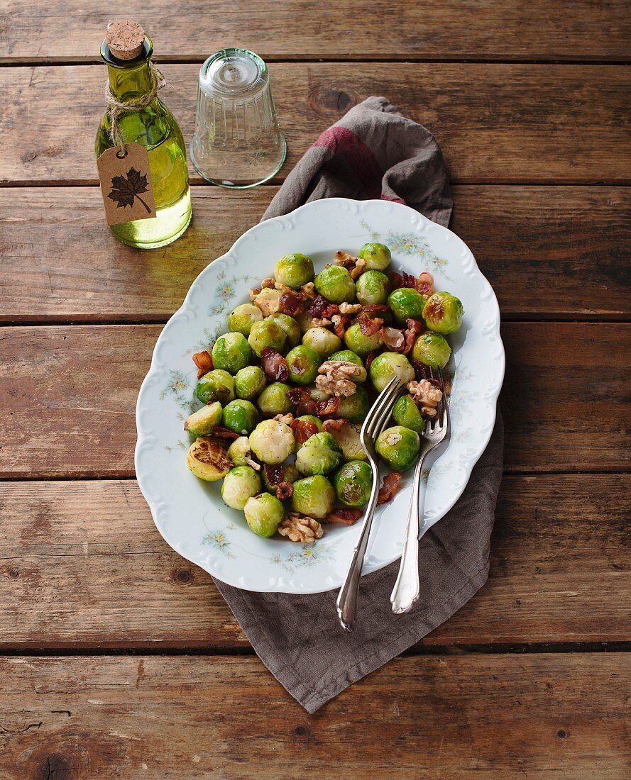 Brussels sprouts with walnuts and bacon