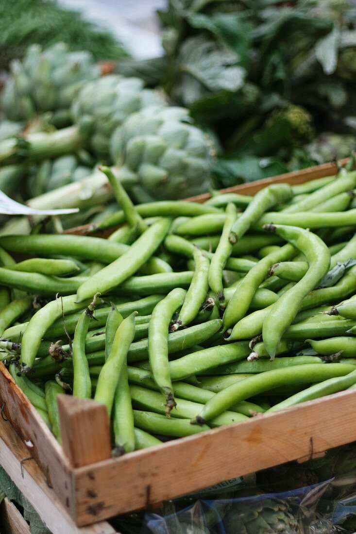 Broad beans at a market