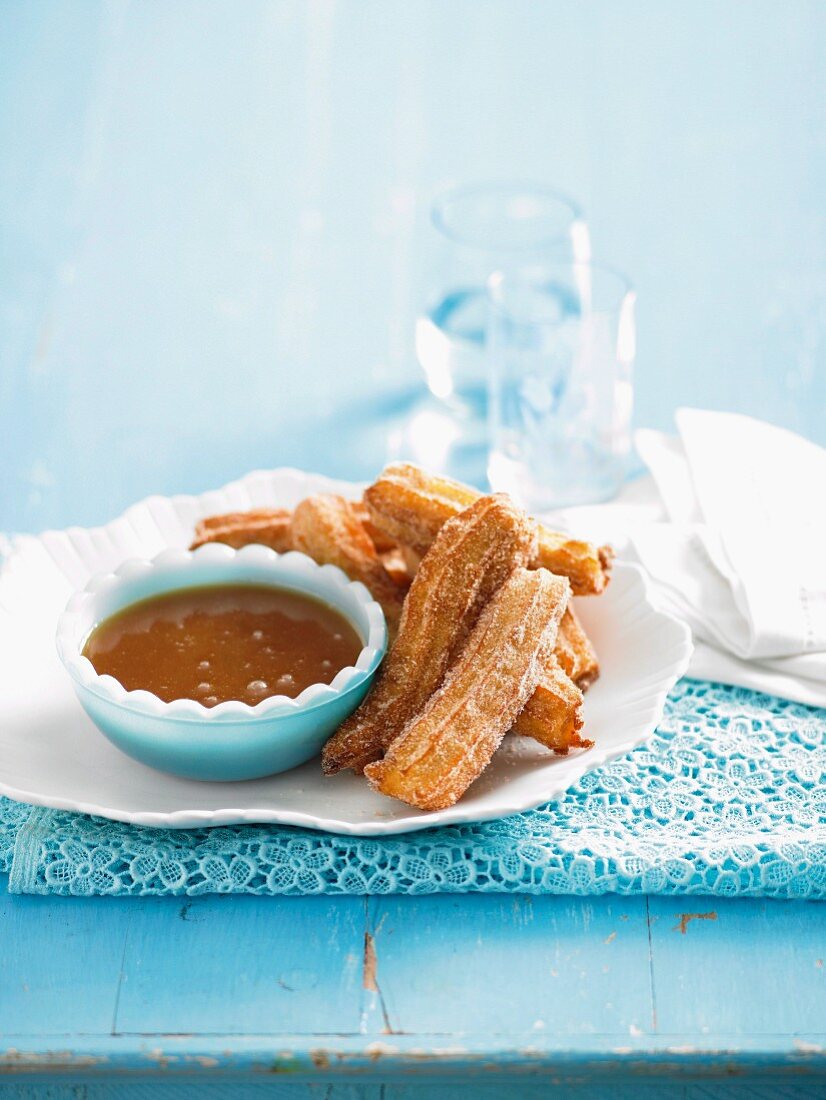 Birnen-Churros mit Karamellsauce