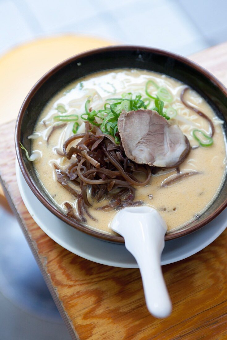 Gemüsesuppe mit Algen (Japan)