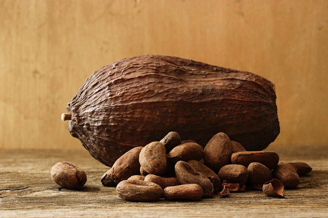 Kakaofrucht mit Kakaobohnen