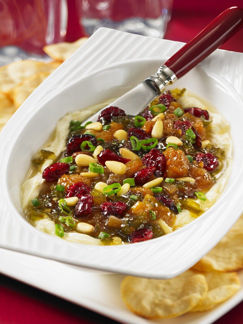 Mashed chickpeas with a dried fruit relish