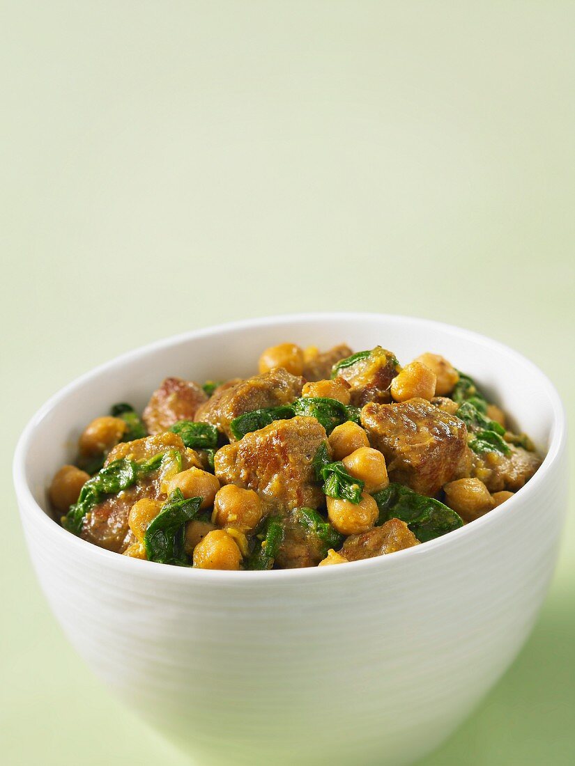Beef curry with chickpeas and spinach