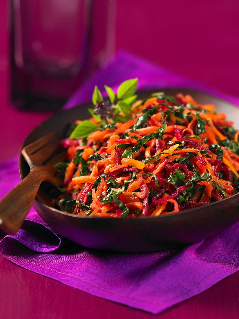 Beetroot salad with grated carrots