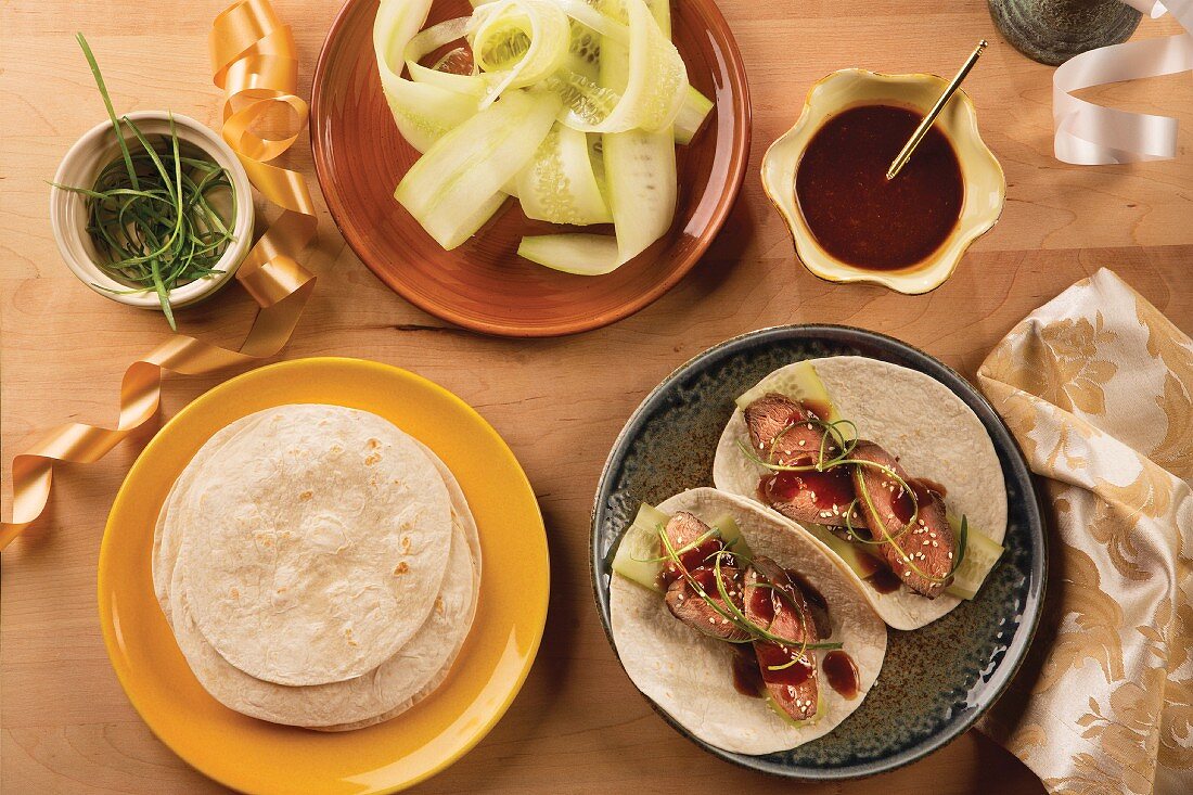 Duck breast wraps with hoisin sauce (Asia)