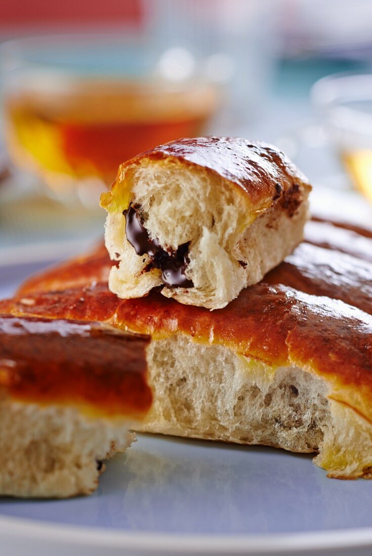 Brioche, gefüllt mit Schokolade