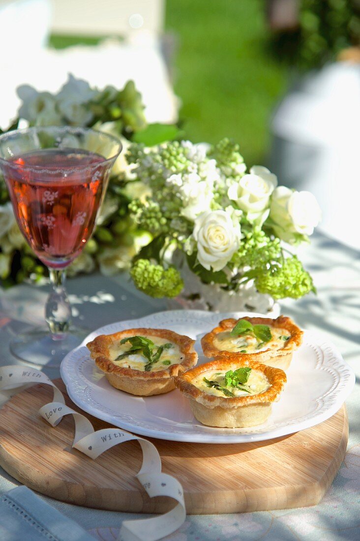 Mint and goat's cheese tartlets