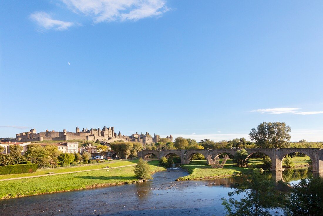 Blick auf die Stadt Carcassonne (Languedoc-Roussillon, Frankreich)