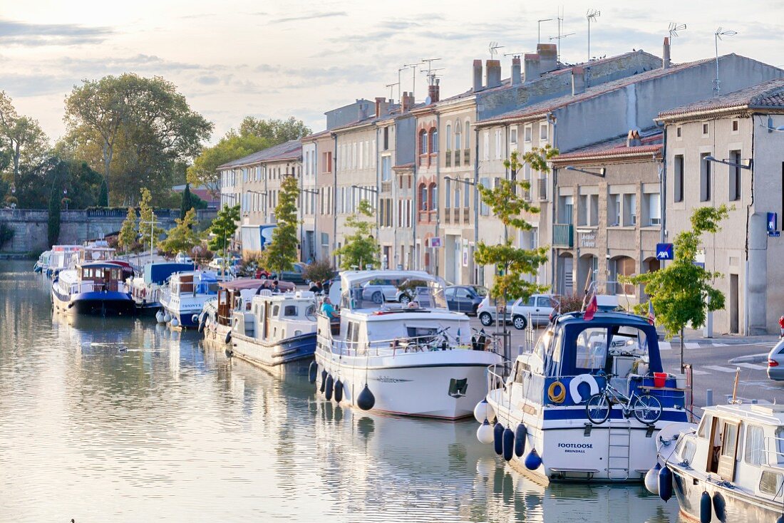 Canal Du Midi in Castelnaudary (Languedoc-Roussillon, Frankreich)