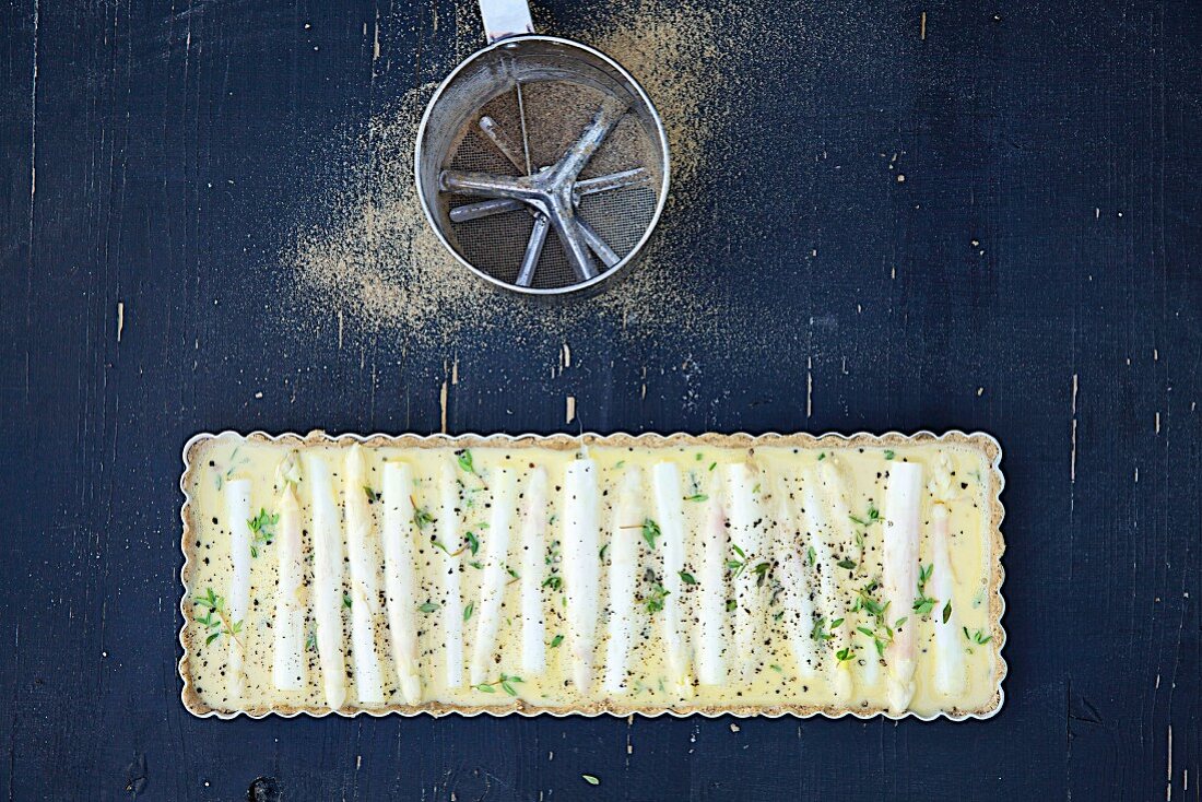 Coconut and asparagus tart (seen from above)
