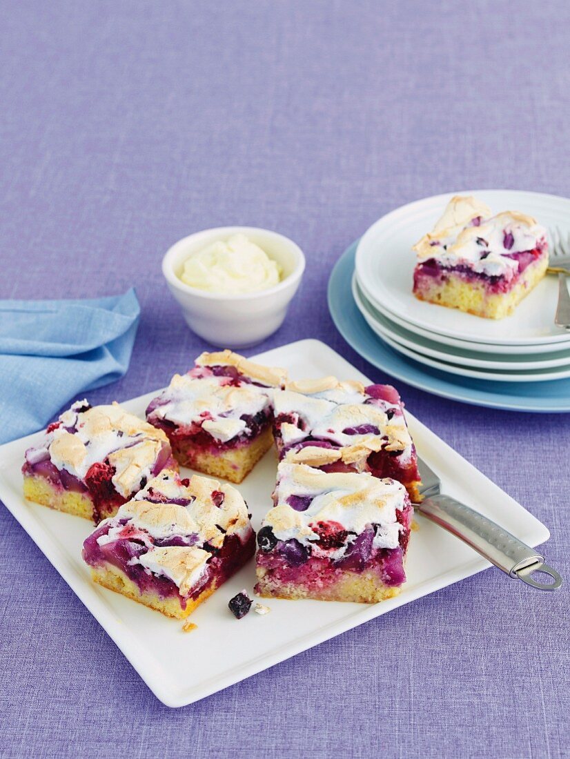 Apple and berry meringue cake