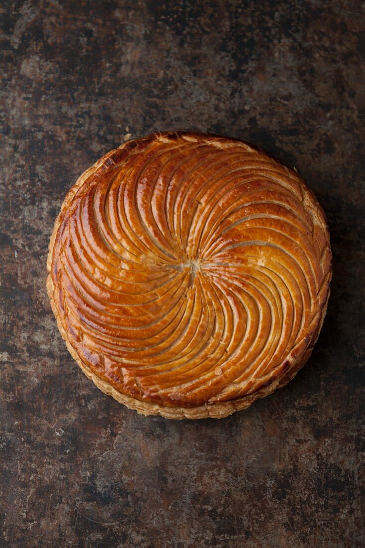 Galette des Rois on a baking tray (seen from above)