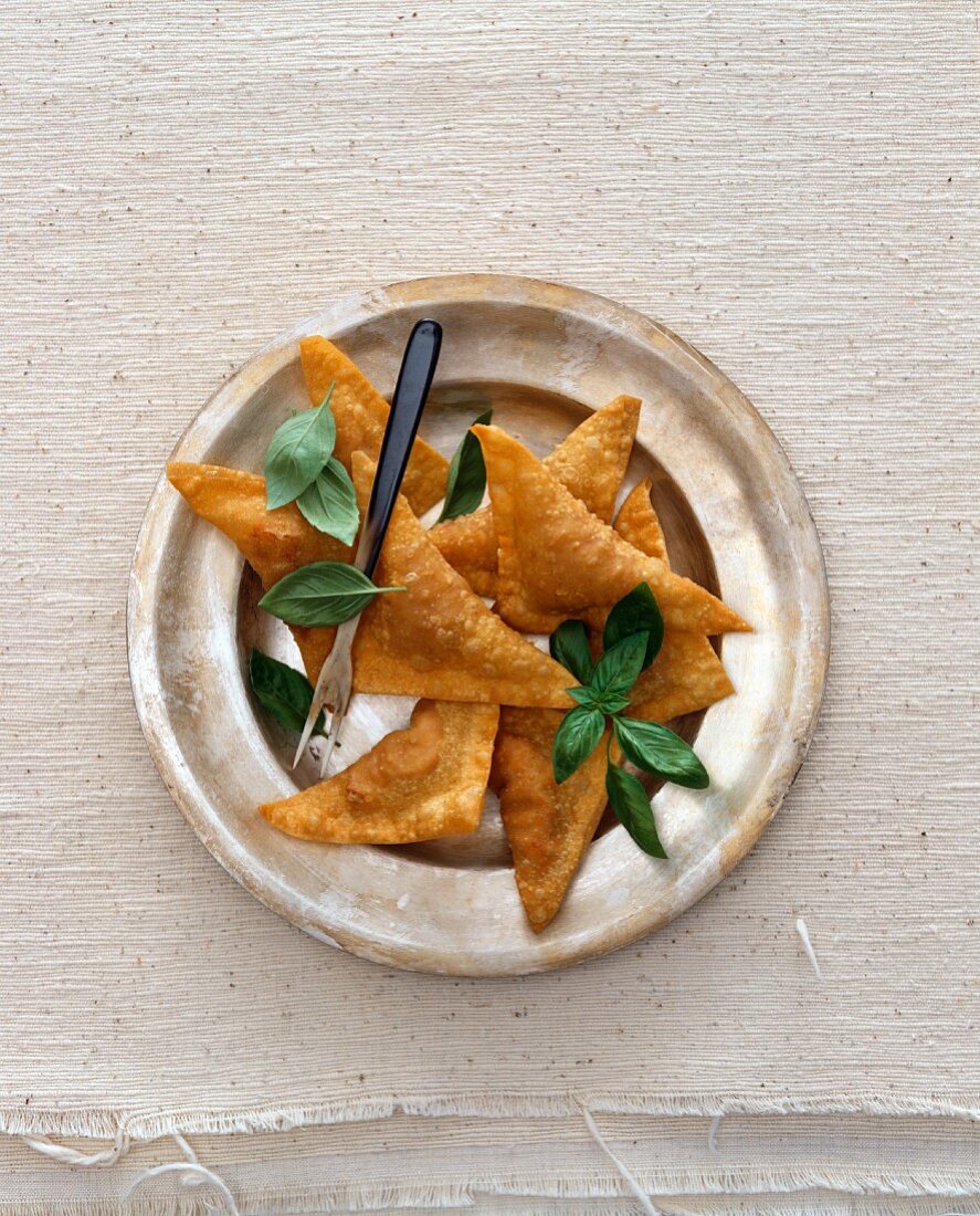 Samosas mit Blumenkohl gefüllt