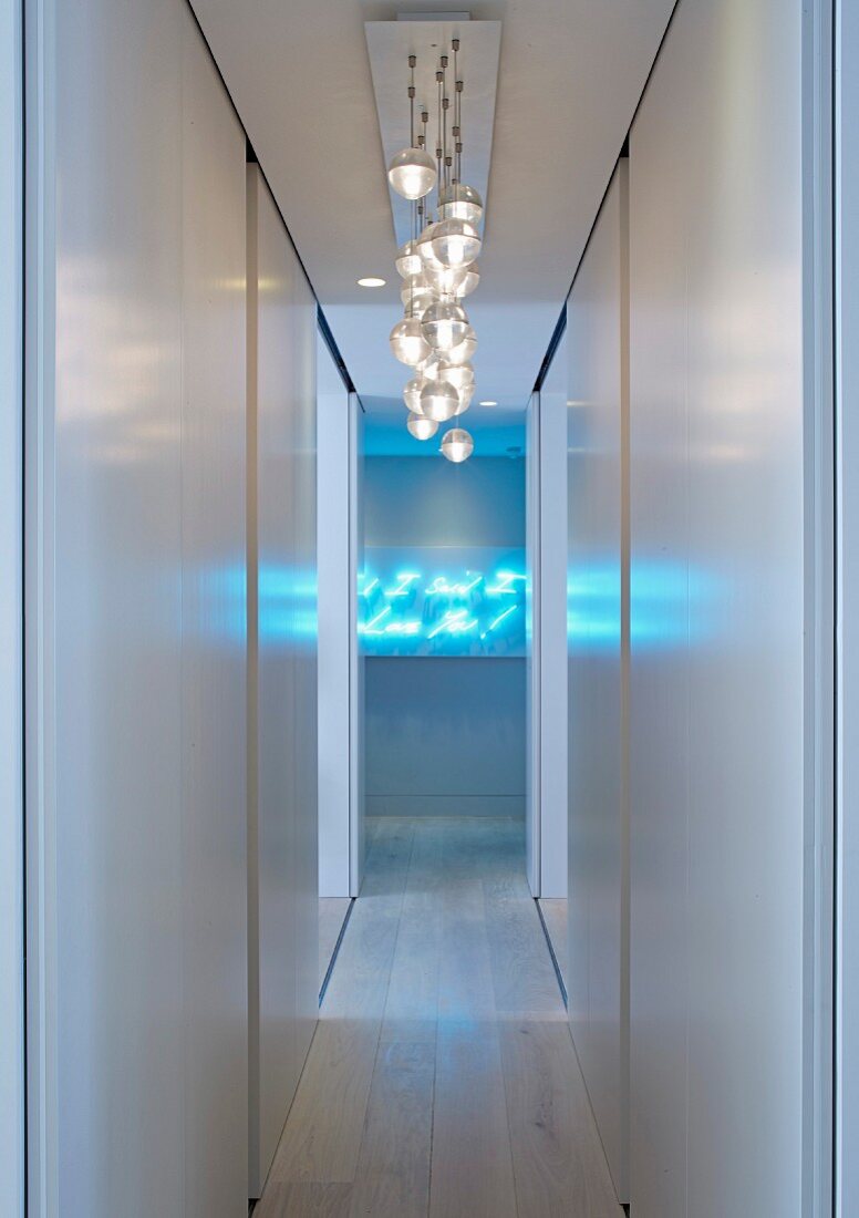 Private Apartment, London, United Kingdom. Architect: Hill Mitchell Berry, 2014. View down corridor