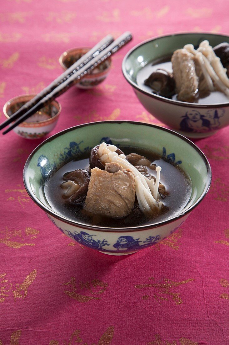 Bak Kut Teh (Kräutersuppe mit Schweinefleisch, China)
