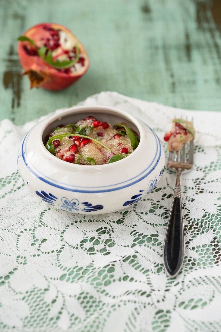 Rucola-Amarant-Salat mit Granatapfelkernen