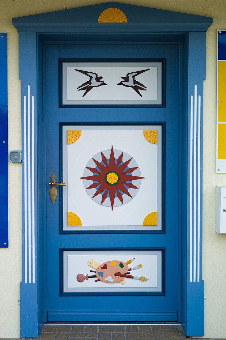 A Darss front door - typical of many remaining and reconstructed houses on Fischland-Darss-Zingst