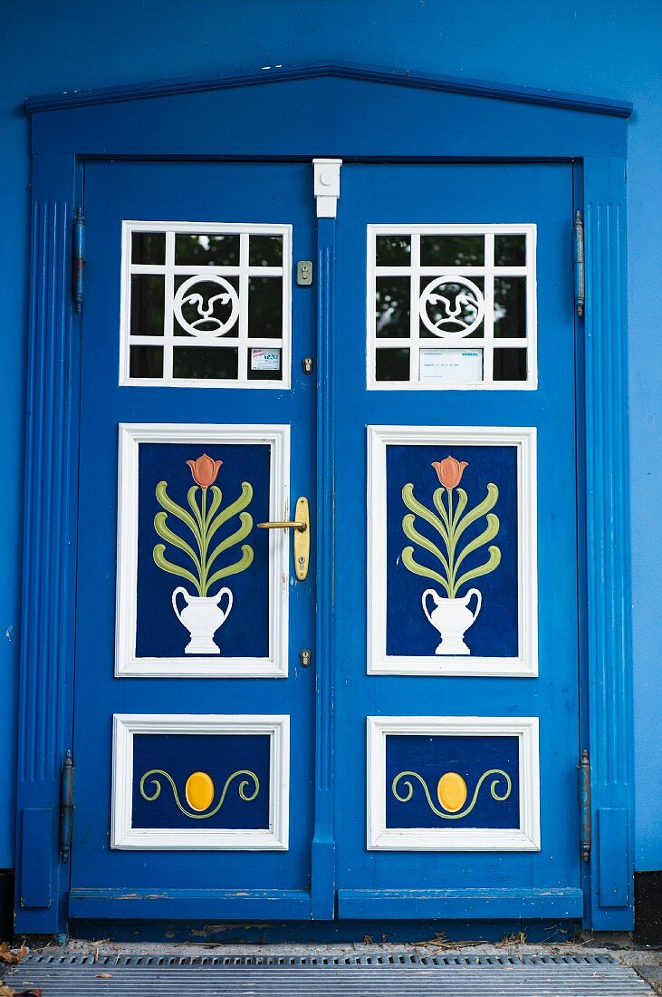 A front door in Darss - typical of many remaining and reconstructed houses on Fischland-Darss-Zingst