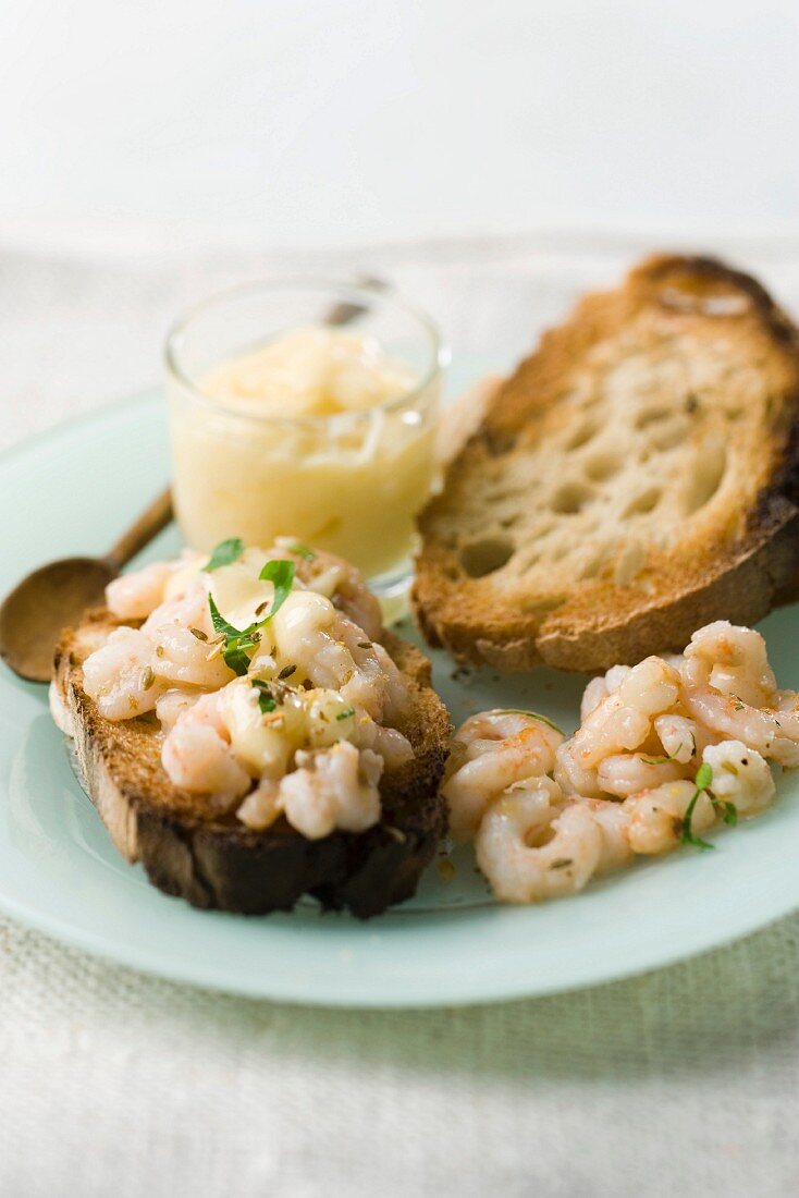 Crostini with cider prawns