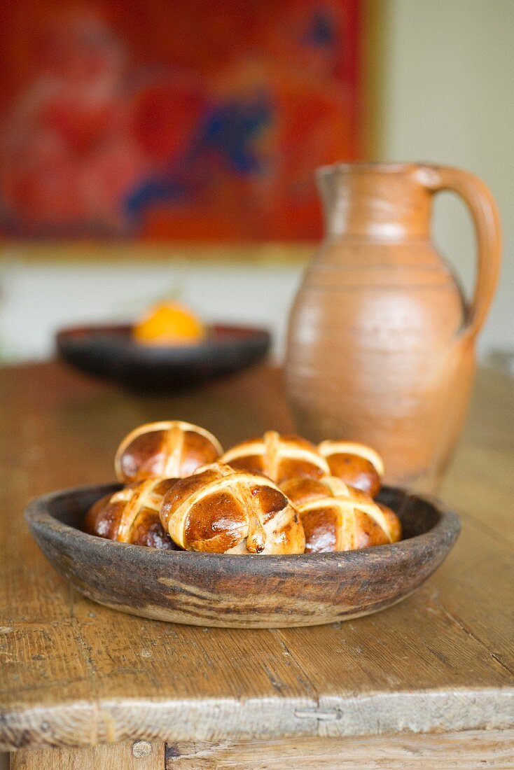 Hot Cross Buns (Milchbrötchen mit Rosinen und Orangeat, England)