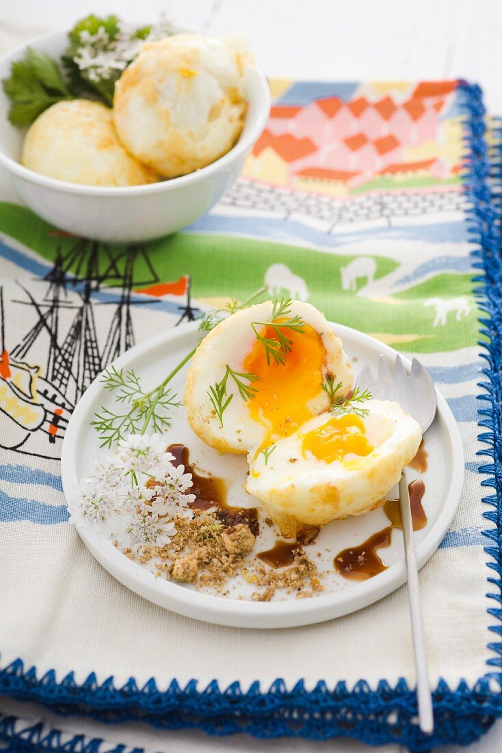 Baked eggs with soy sauce