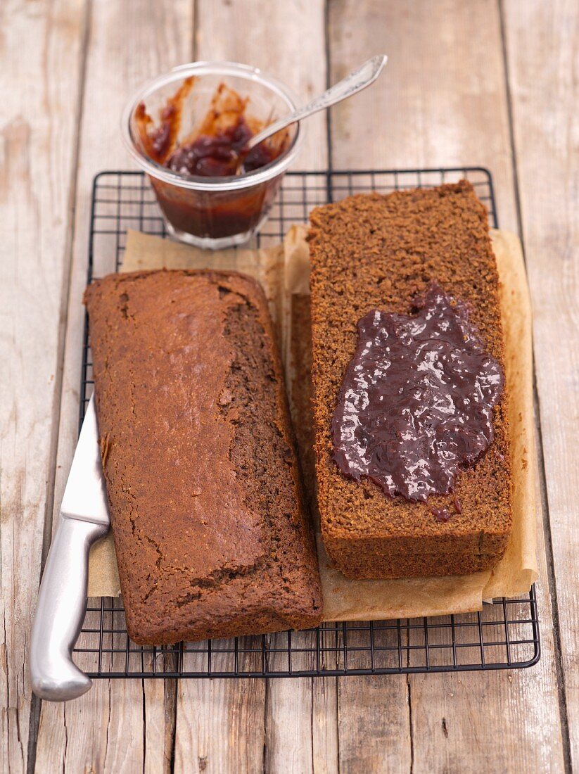 Gingerbread with plum jam