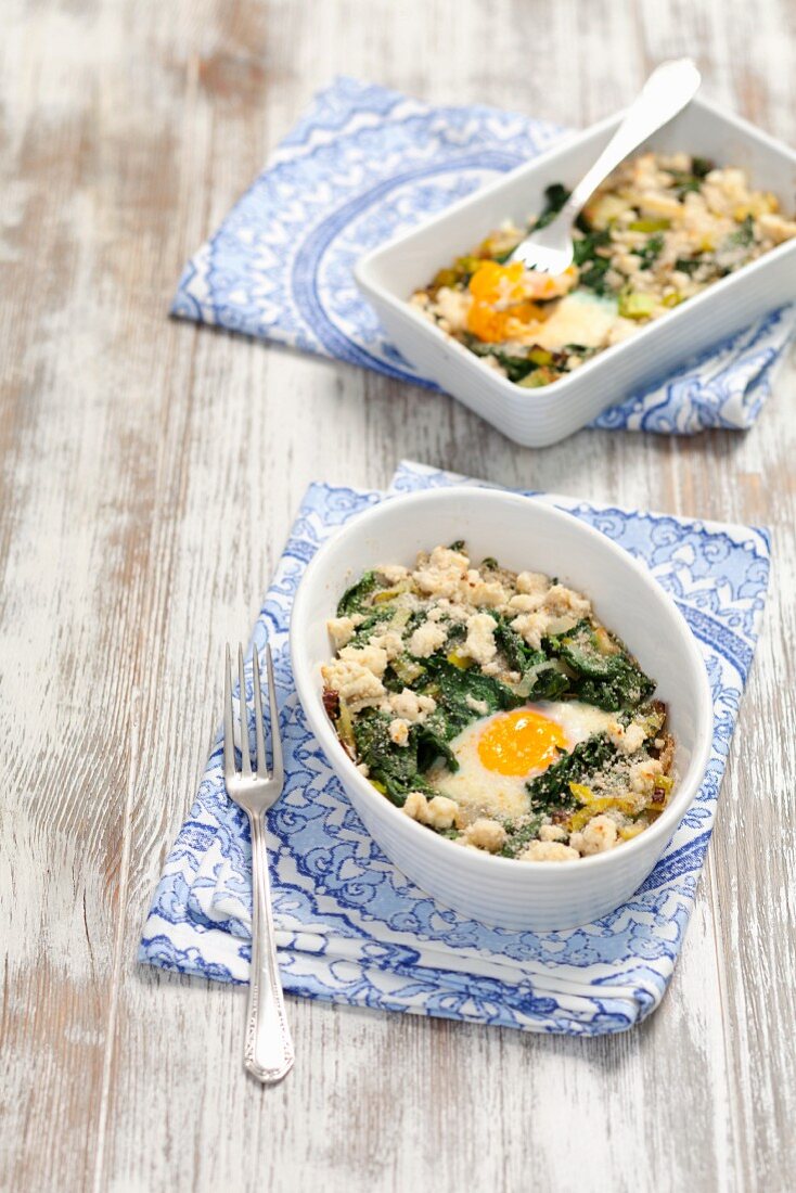 Baked eggs with spinach, leek and feta cheese