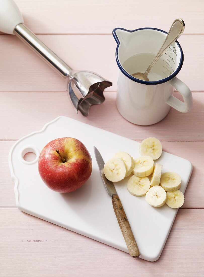 An apple and a banana as ingredients for baby food