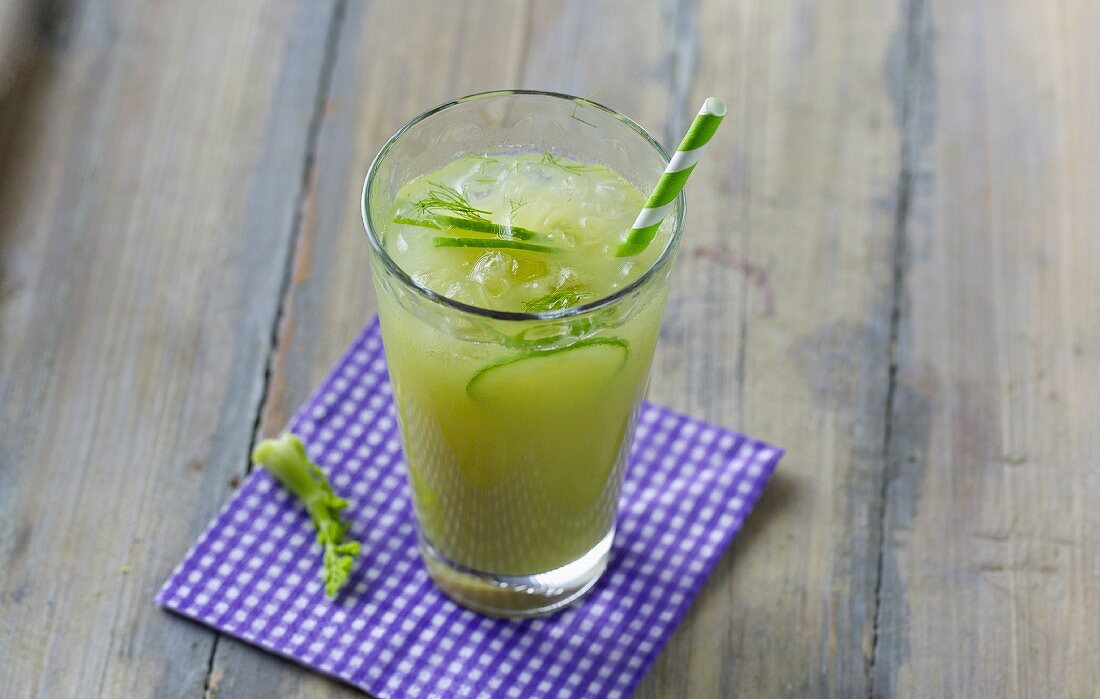 A green vegetable drink made with celery, fennel, rocket and cucumber