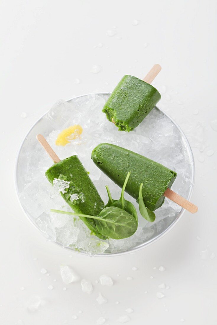 Green smoothie ice lollies