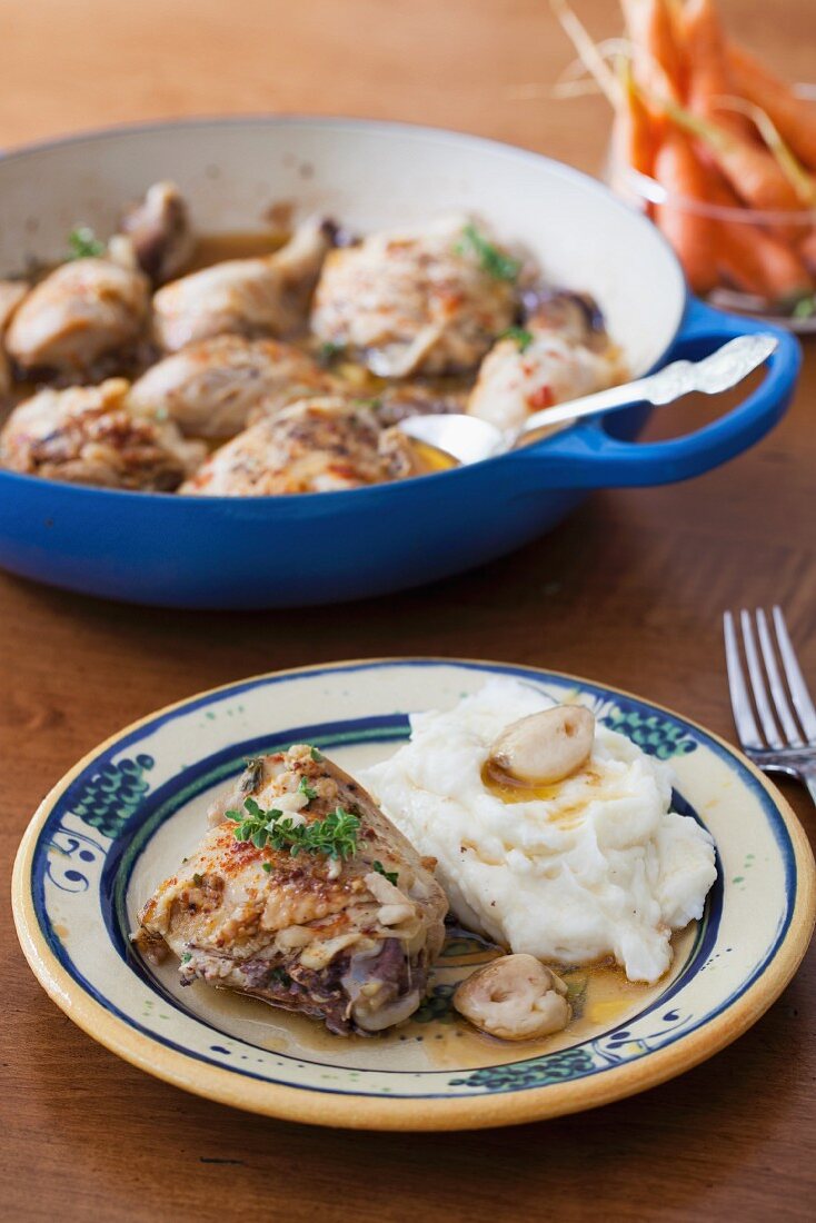 Chicken in garlic sauce with mashed potatoes