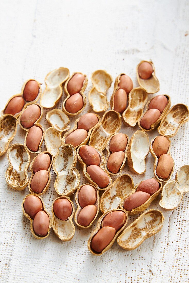 Peanuts in shells