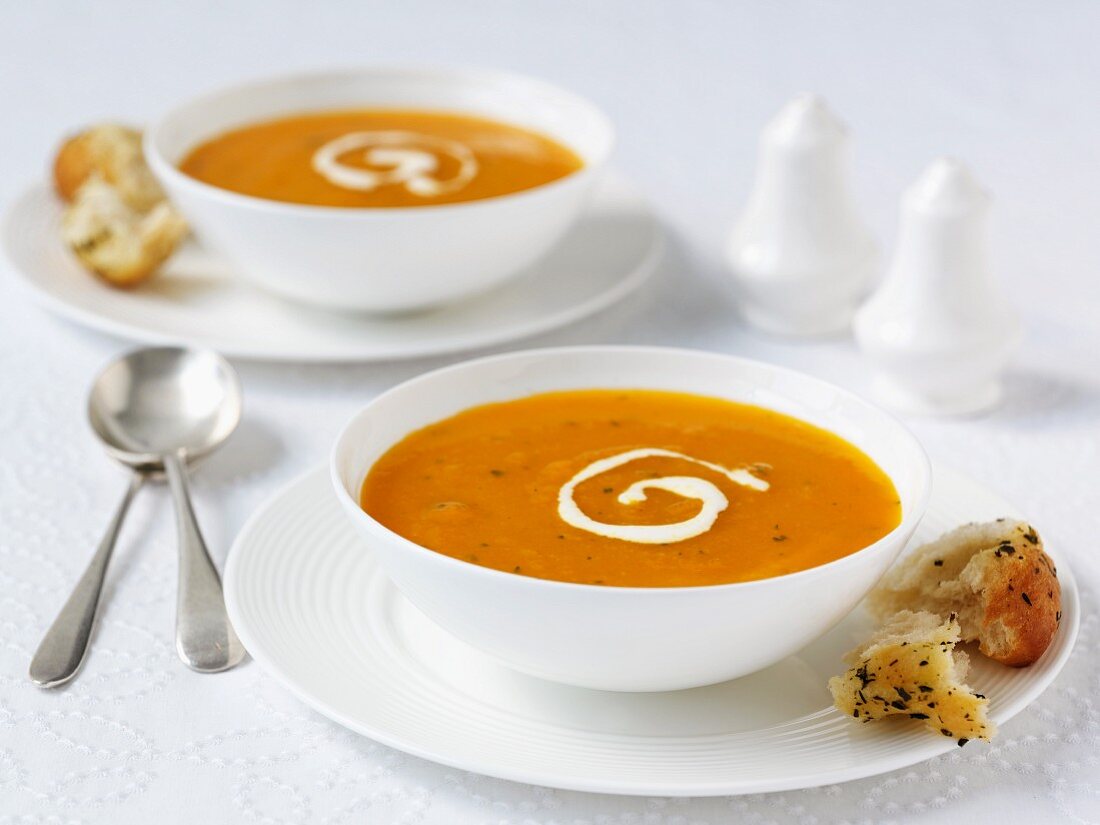 Karotten-Koriander-Suppe mit Sahne