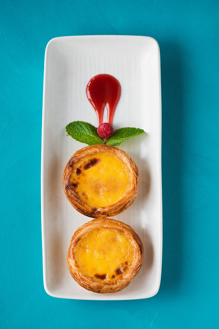 Pastel de Nata (Blätterteigtörtchen mit Puddingfüllung, Portugal)