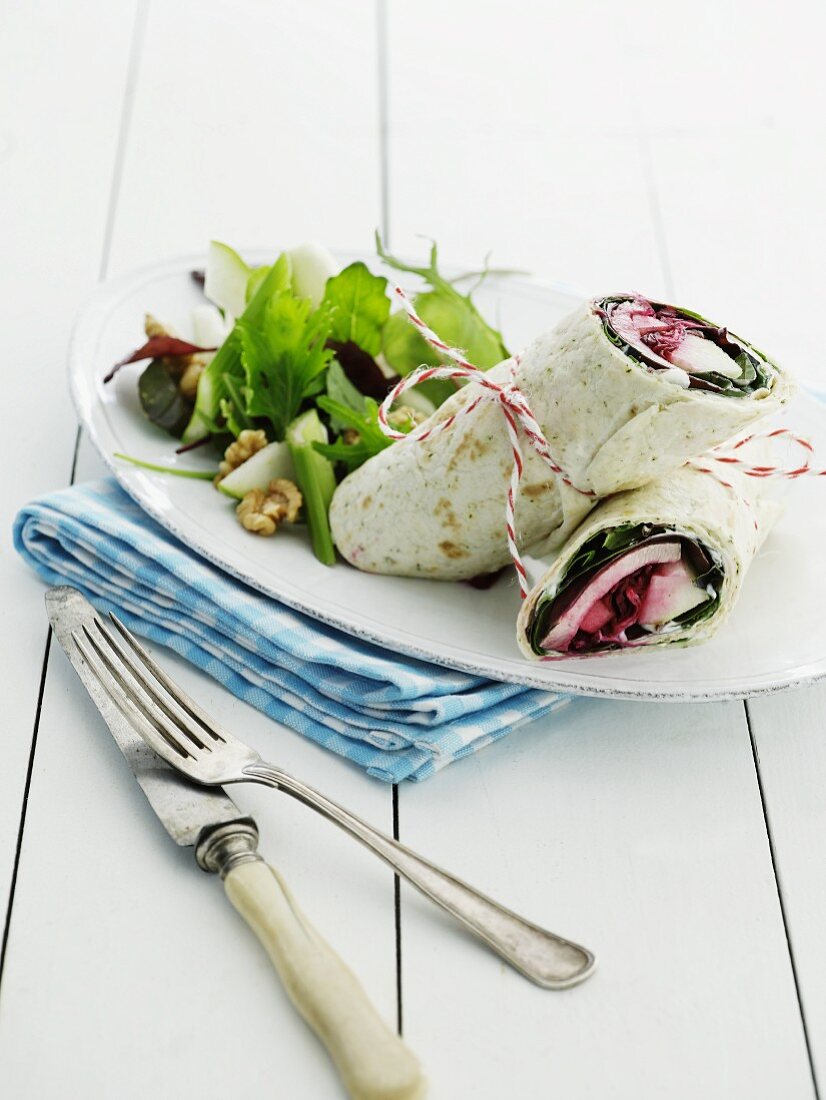 Wraps with egg, beetroots and a fruity salad