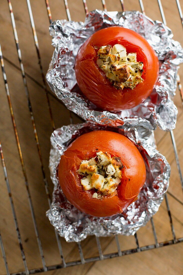 Stuffed grilled tomatoes with feta cheese